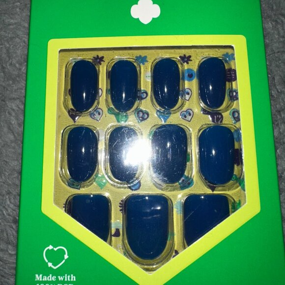 Hard Candy and Girl Scouts Press on nails medium round Blue new - Picture 4 of 5